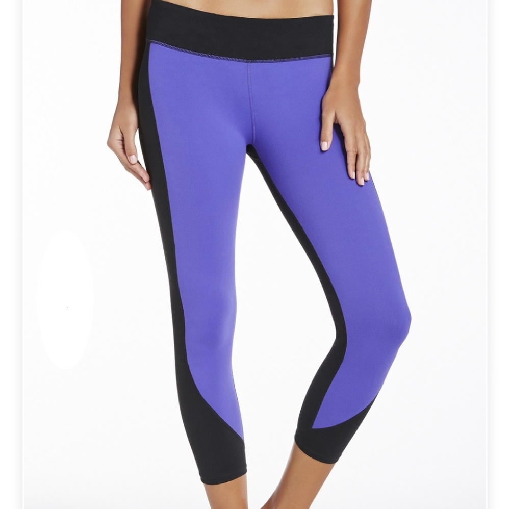NWT Fabletics black/ purple workout leggins